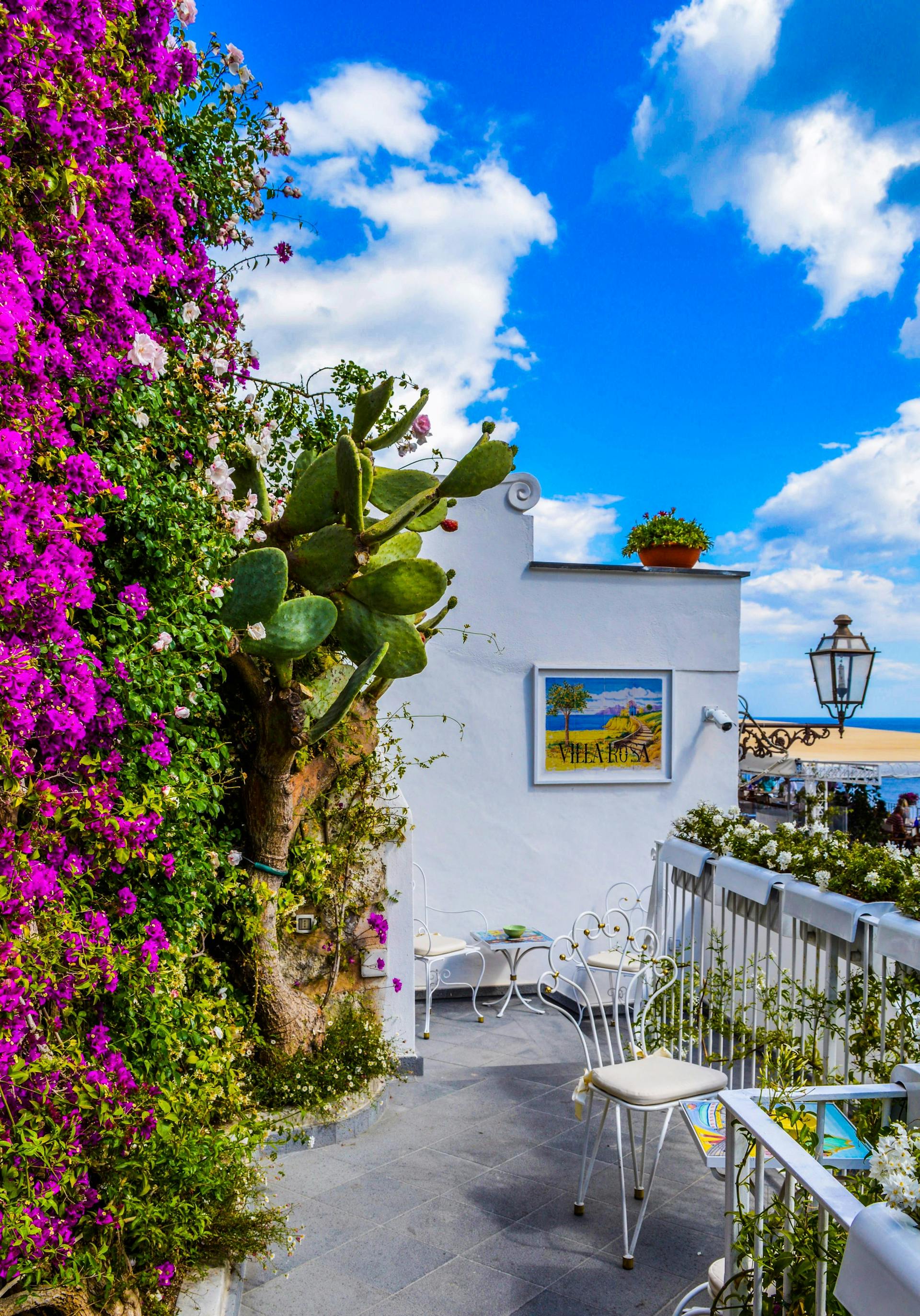 Vieille ville Antibes le matin